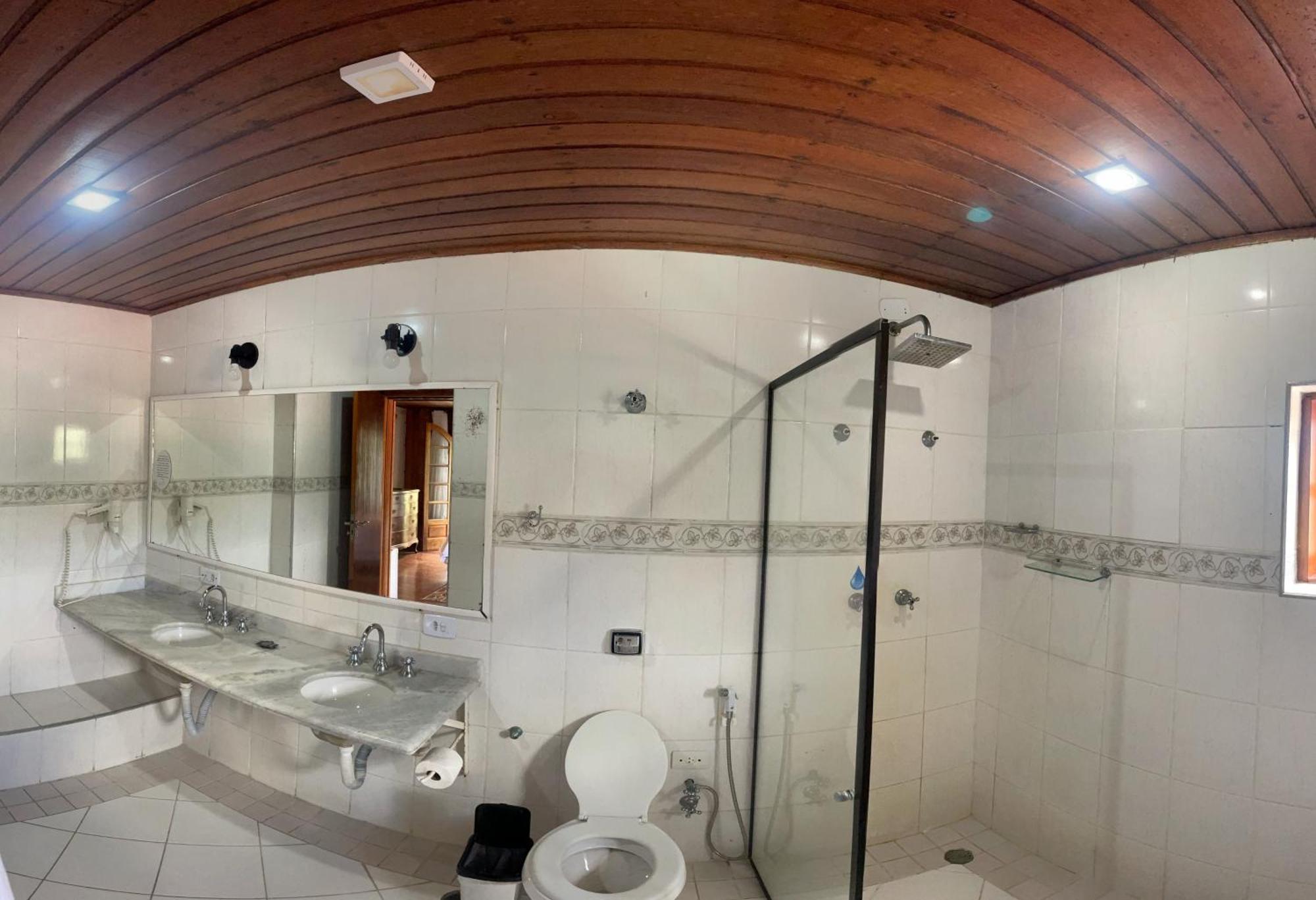 Quarto Deluxe com Cama de Casal ou 2 de Solteiro